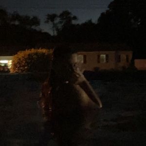 Meet your Posher, Ava